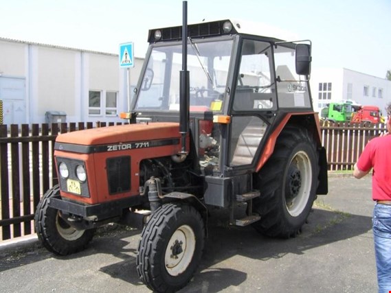 Zetor 7711 traktor (Auction Premium) | NetBid ?eská republika
